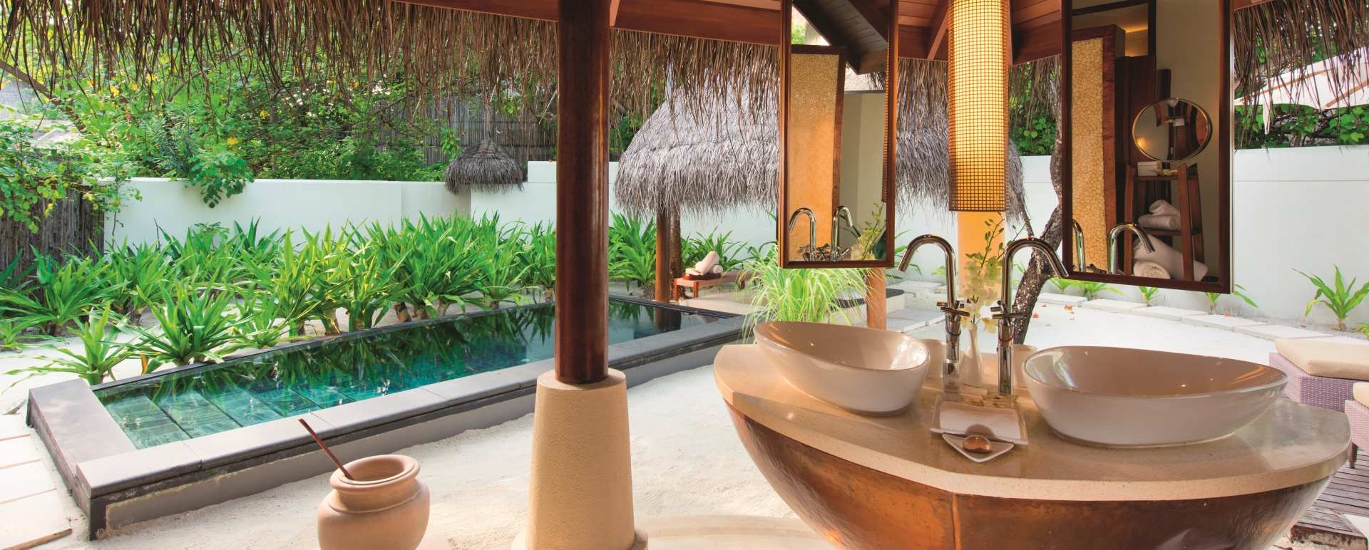 Family Villa bathroom - Constance Halaveli Resort