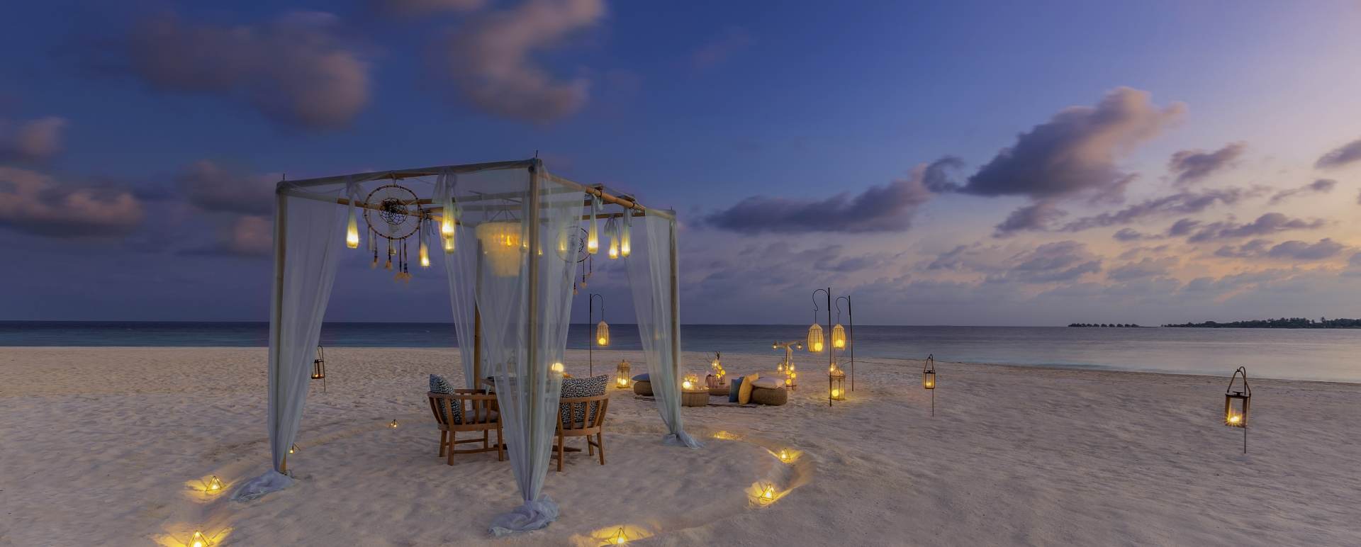 Beach dining 
