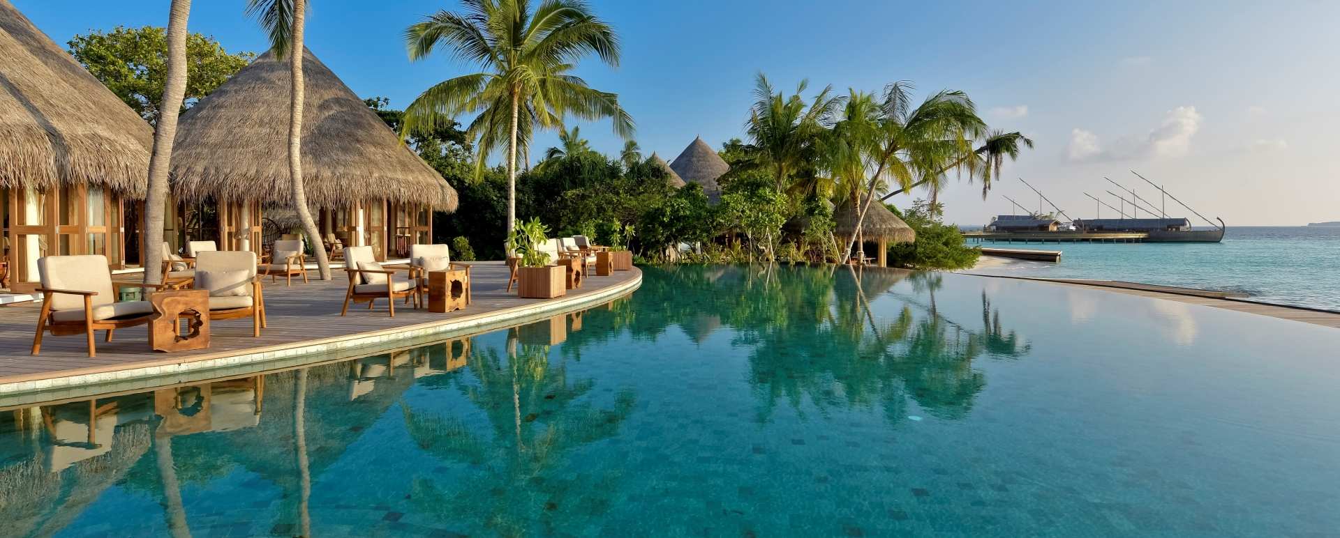 Compass Pool Bar - Milaidhoo