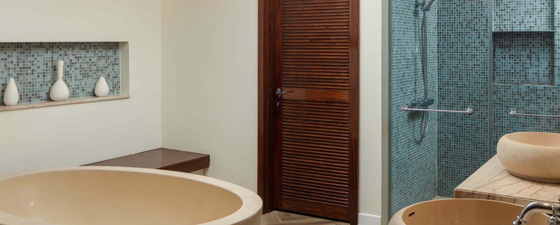 Junior Suite King Bathroom 