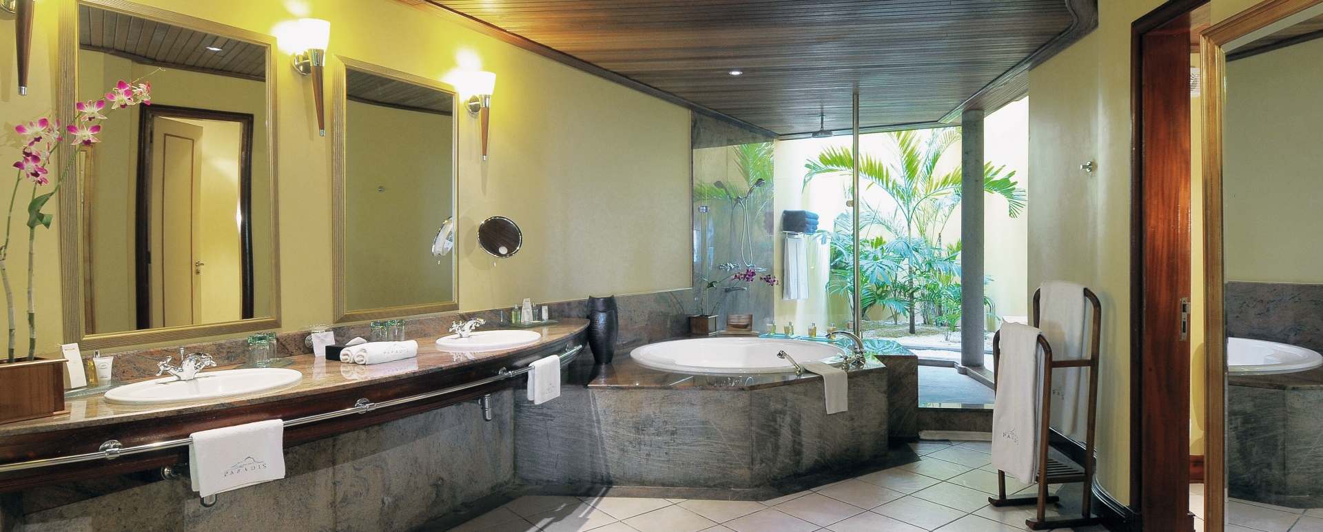 Senior Suite Bathroom