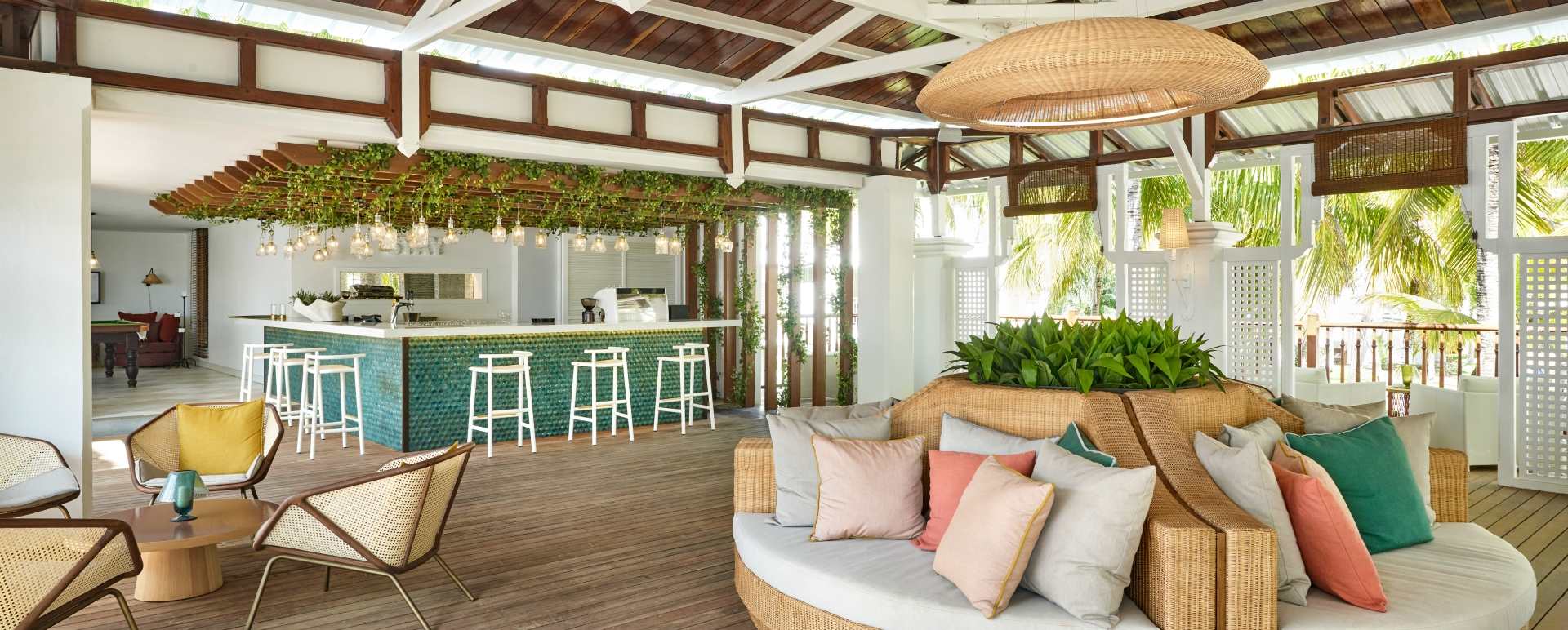 Stay Bar - Paradise Cove Hotel  Spa 