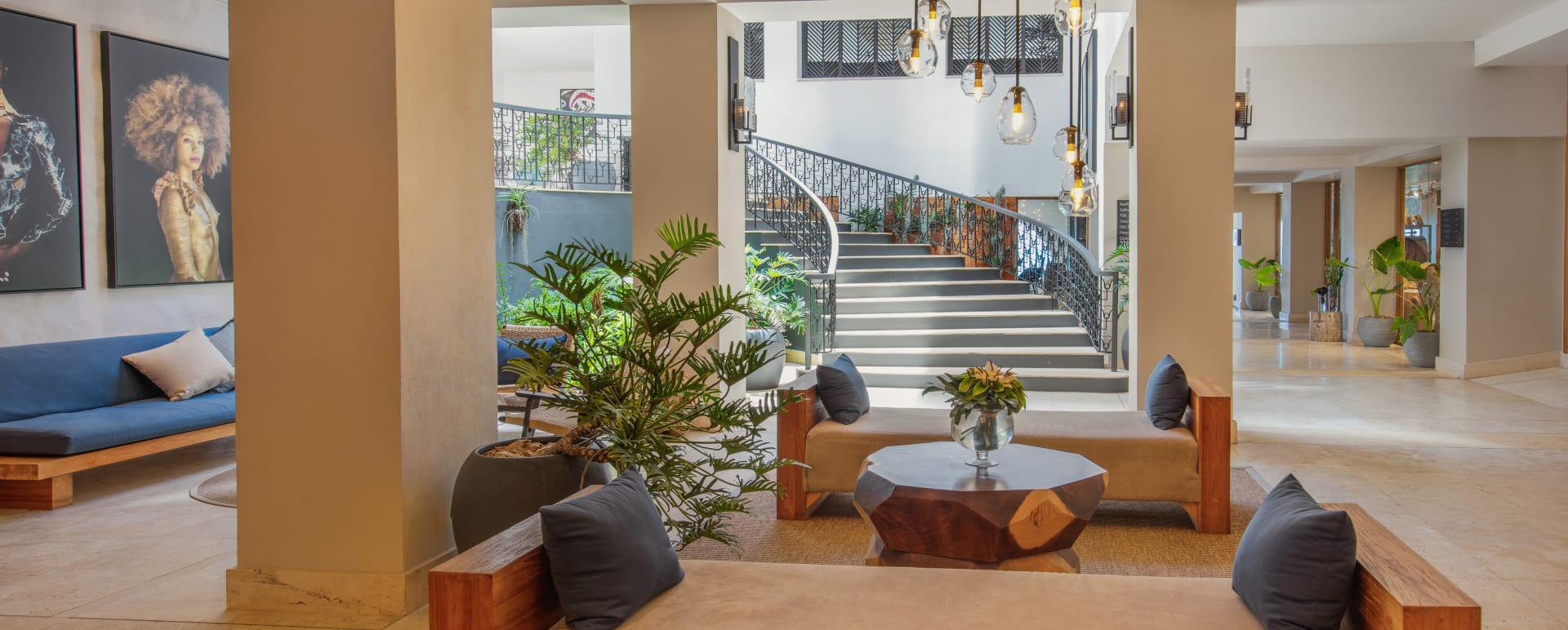 lobby 