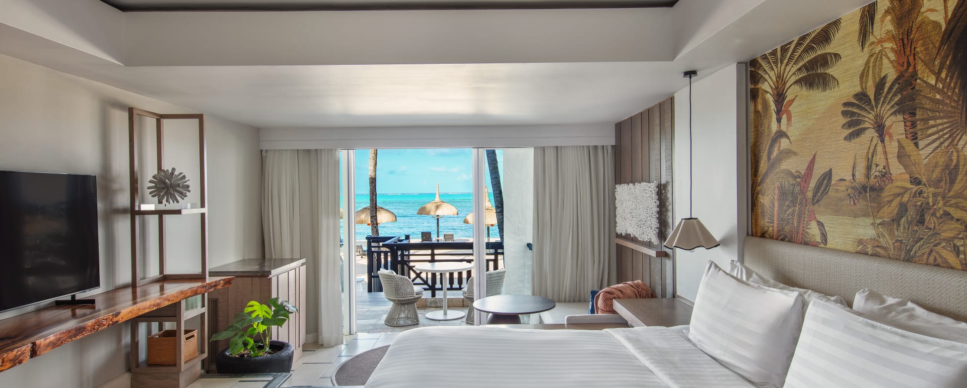 Coral Beachfront Room - King 