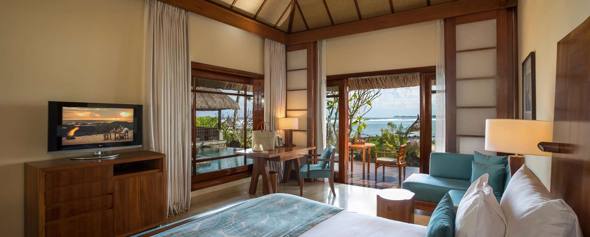 Beachfront Suite 