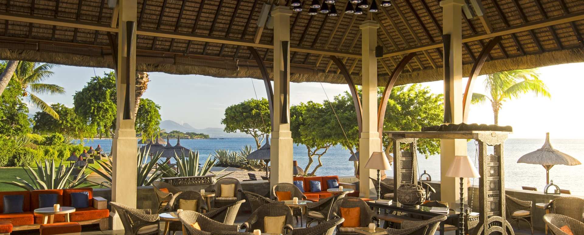 Main Bar - The Oberoi Mauritius