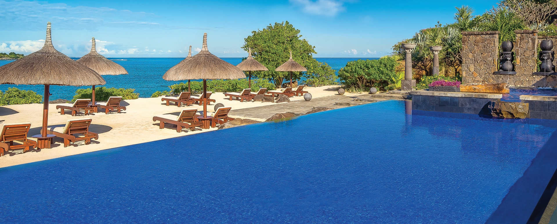 Turtle Bay Pool - The Oberoi Mauritius