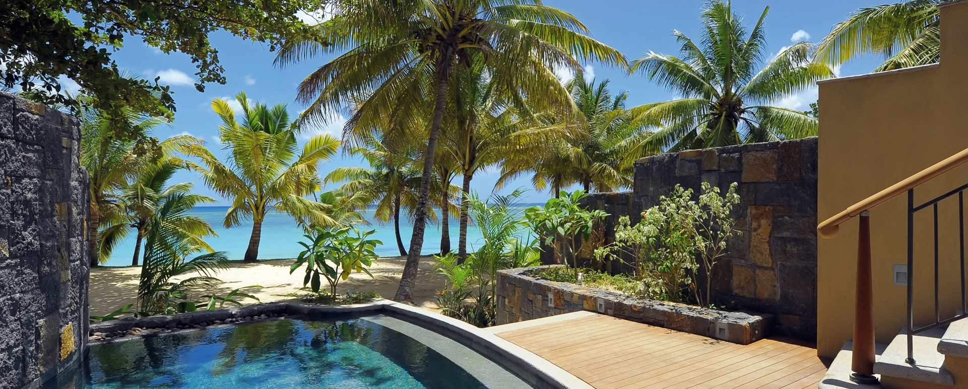 Beachfront Senior Suite with Pool