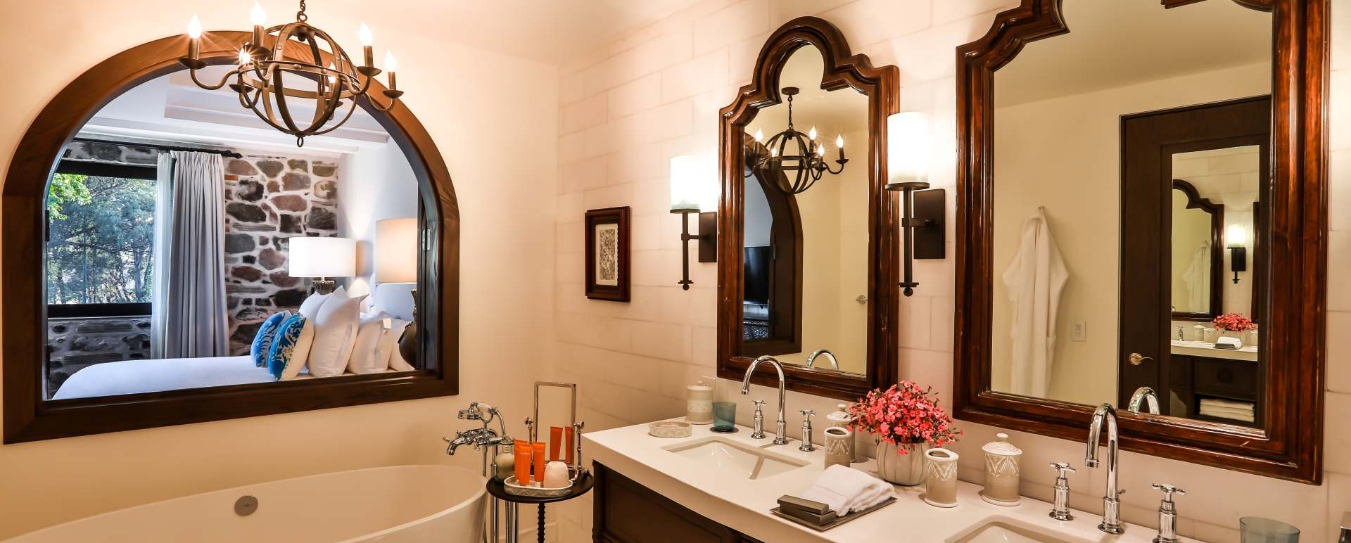 Bathroom Premier One Bedroom Suite 