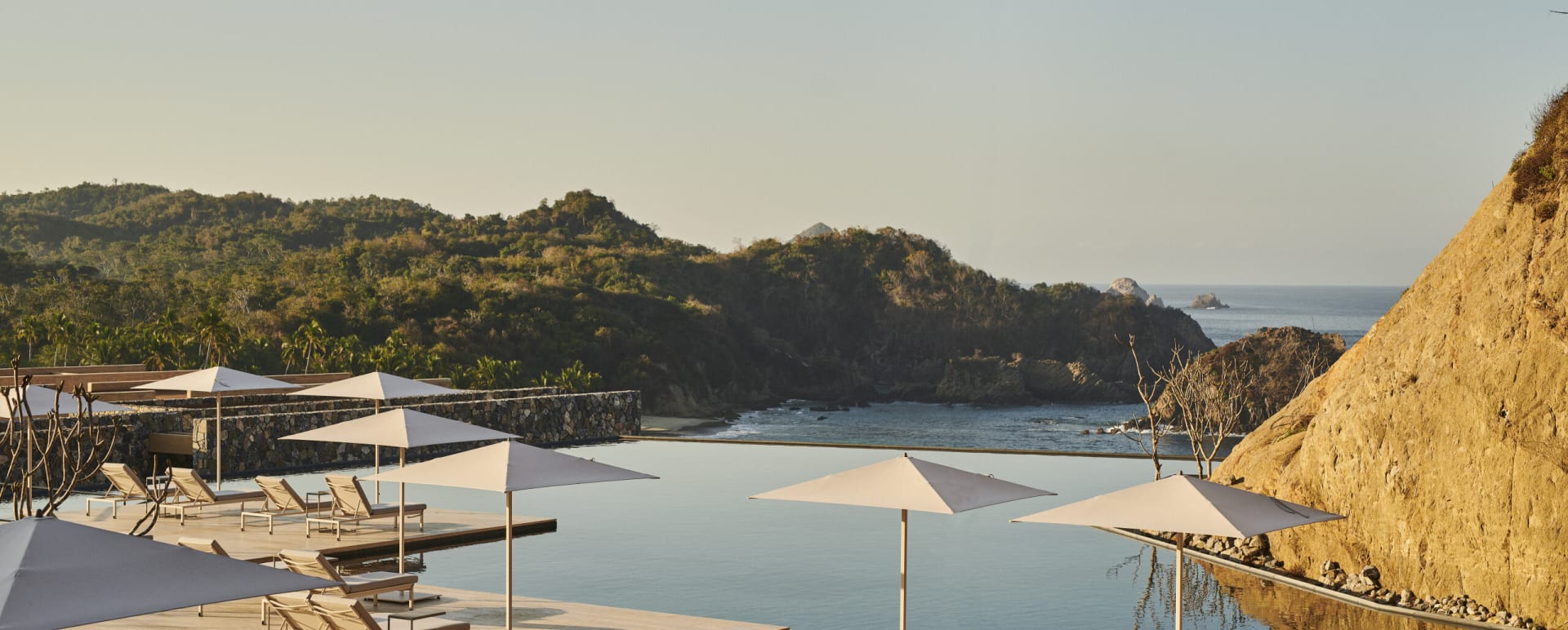 Pool and loungers 