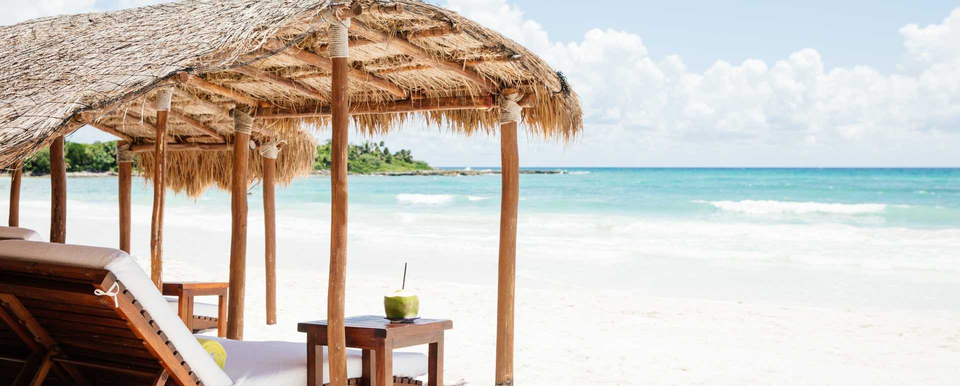 The beach - Hotel Esencia