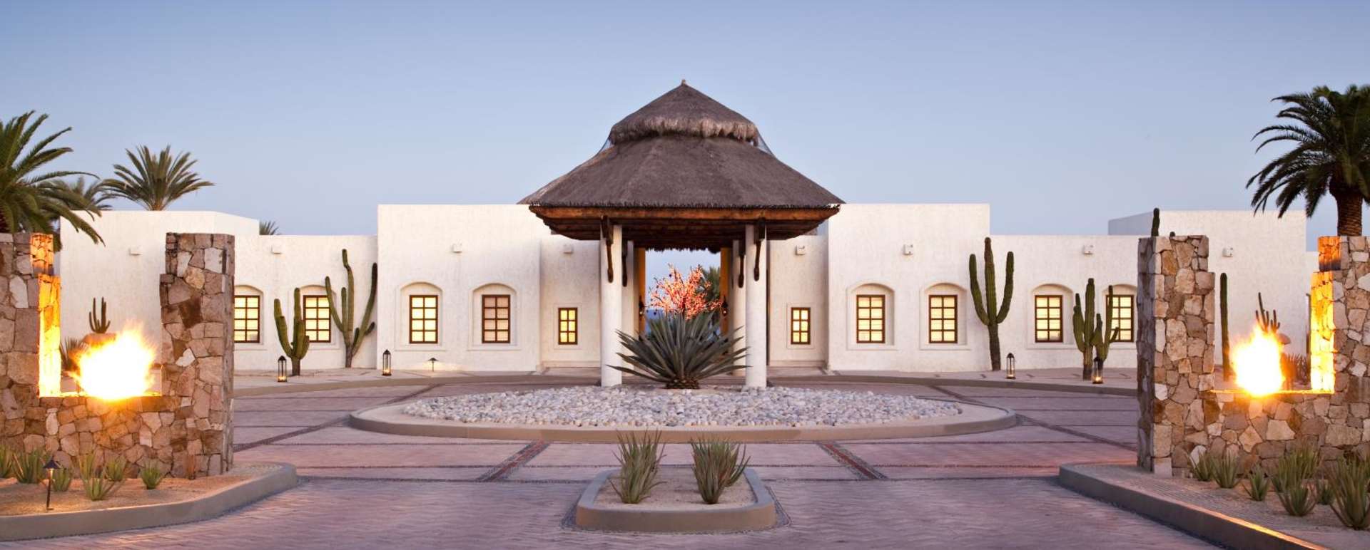 Entrance - Las Ventanas al Paraiso