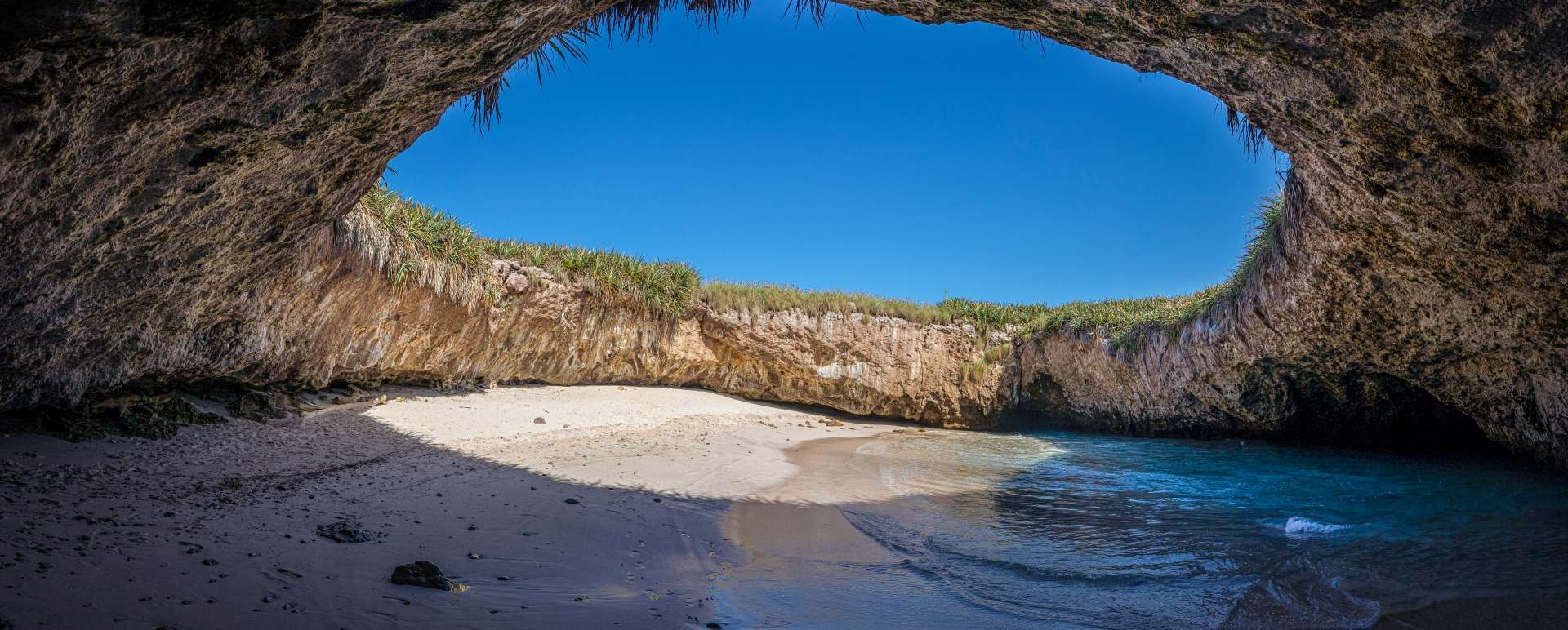 Private trip to Marietas Island