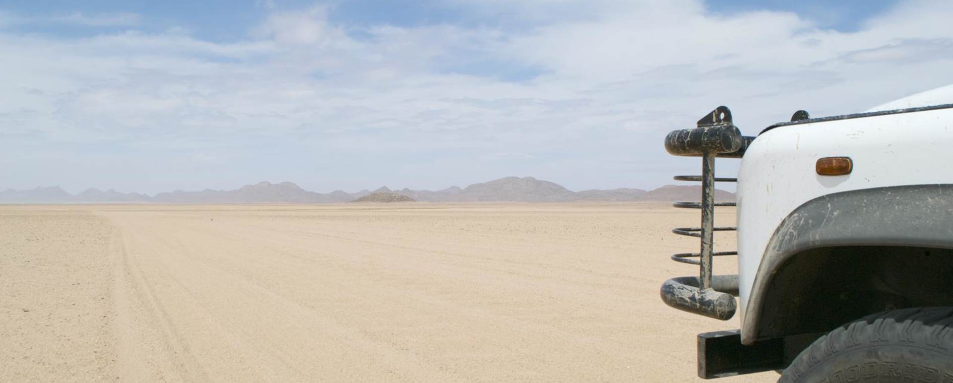 Exploring the desert - Mobile Camping Safari