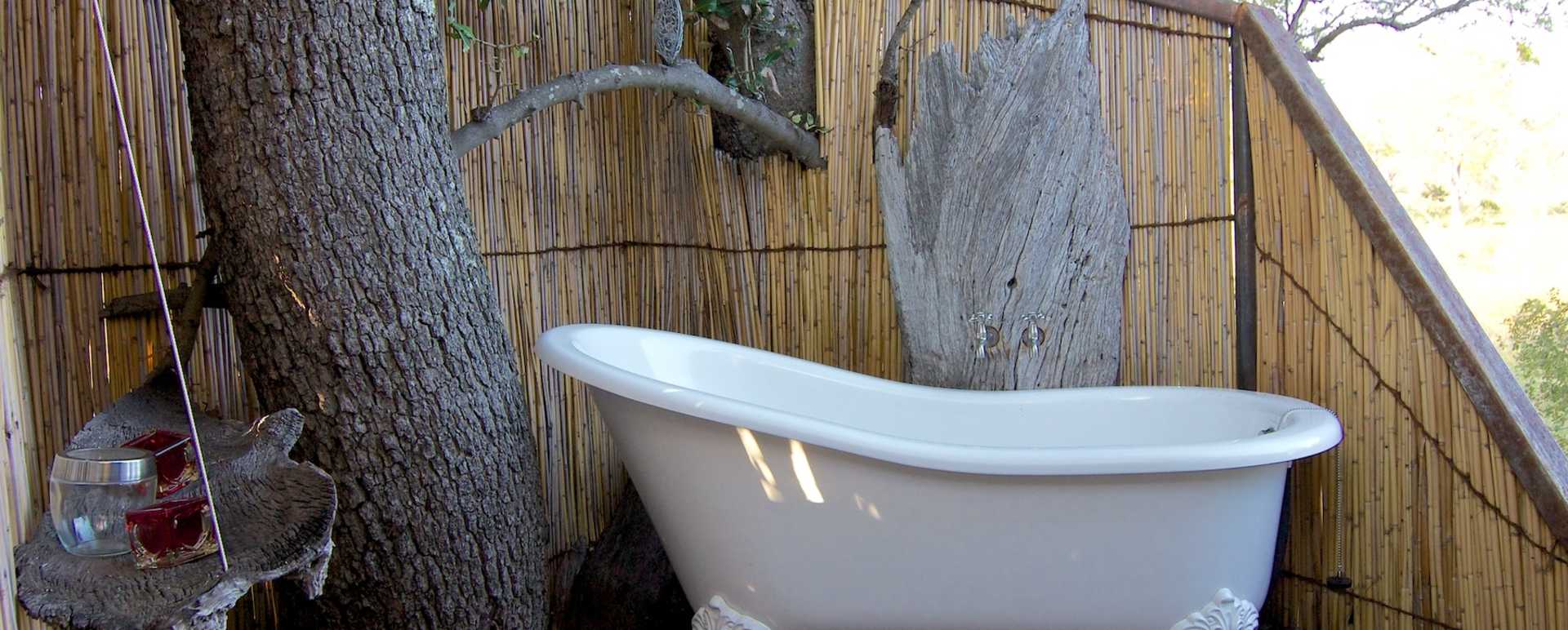 Outdoor bath 