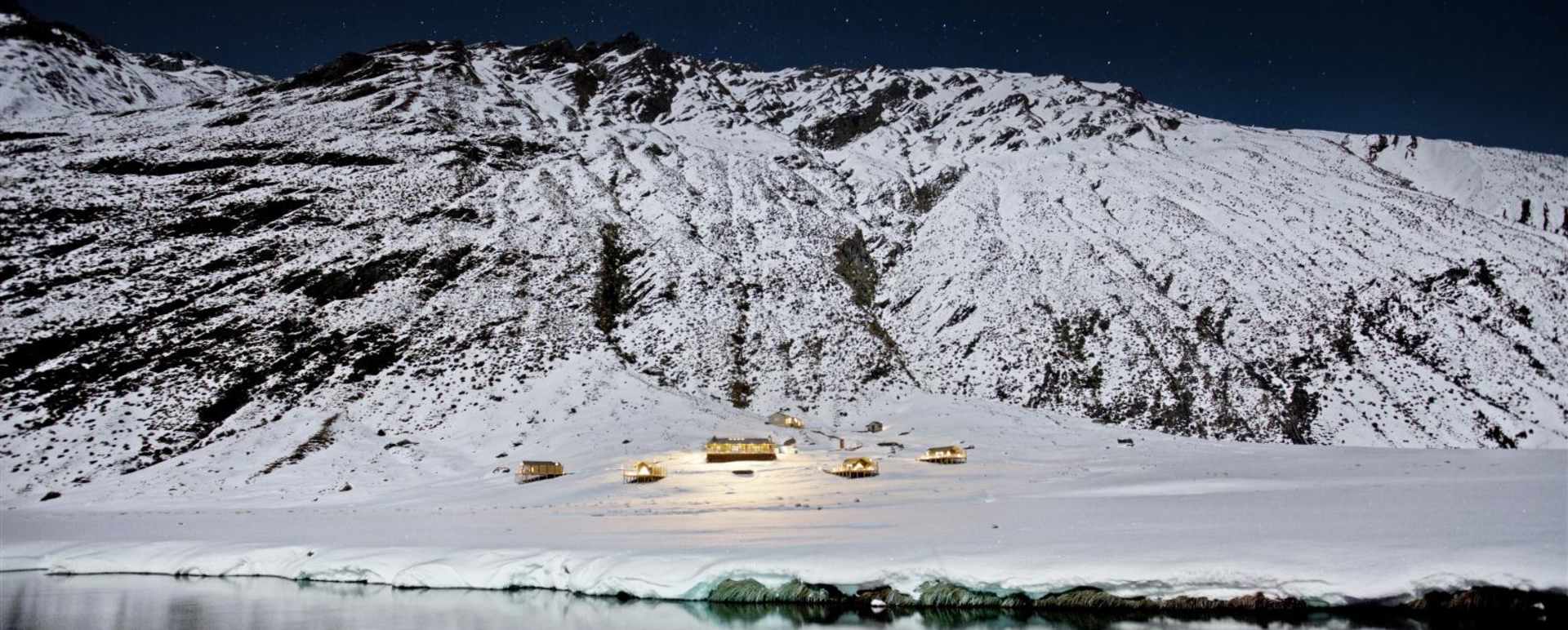 By night - Minaret Station