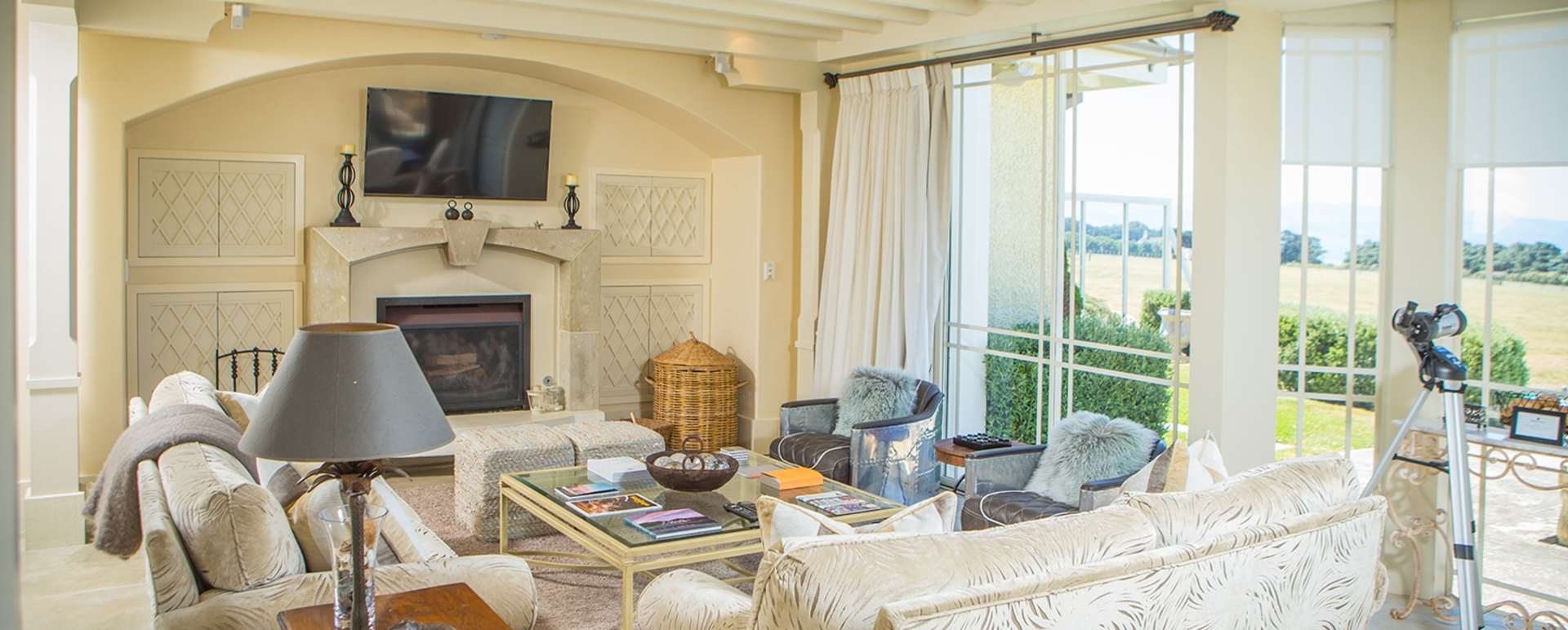 Owners Cottage Lounge - Wharekauhau 