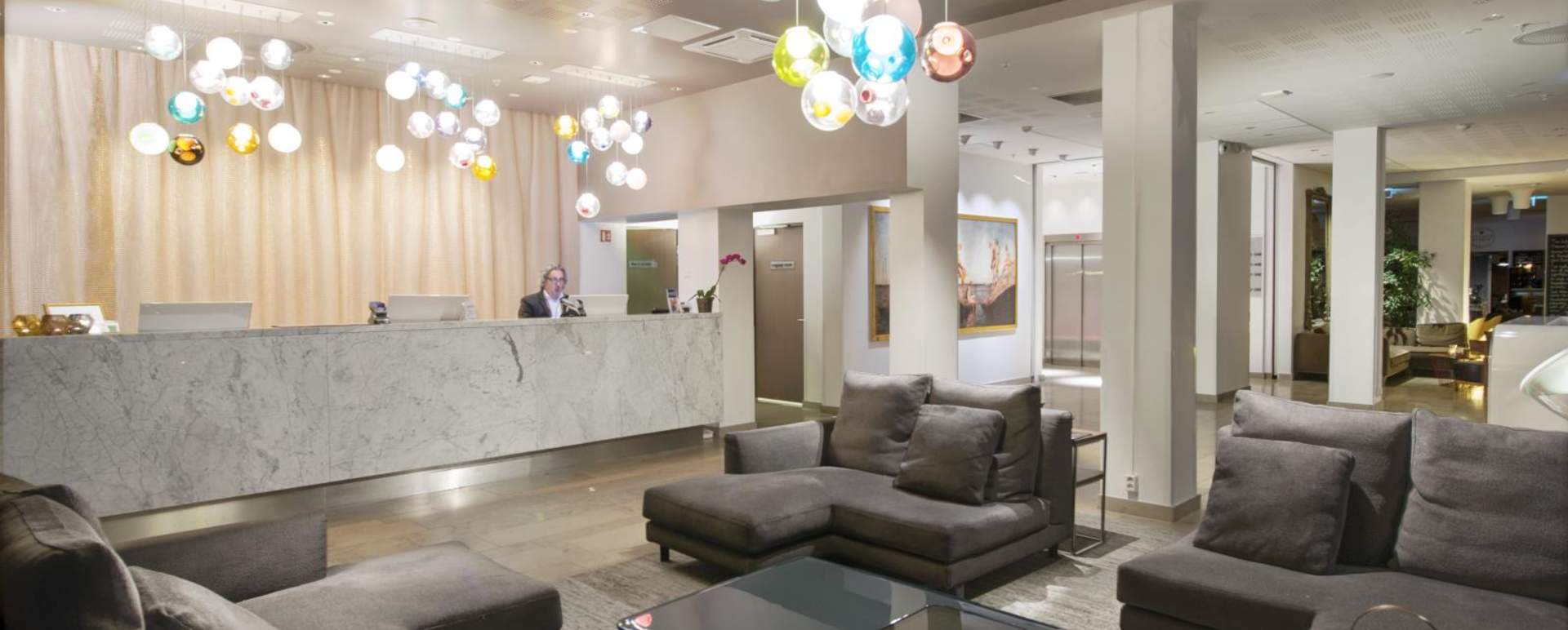 Reception  - Clarion Collection Hotel Admiral