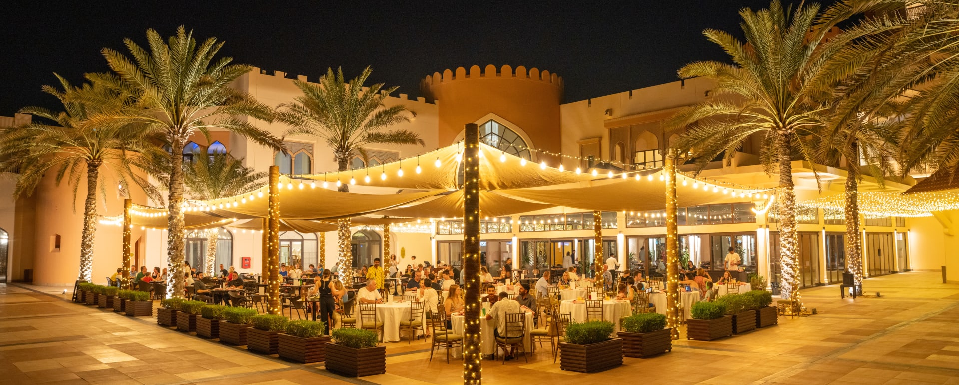 Dining - Hilton Muscat Al Bandar 
