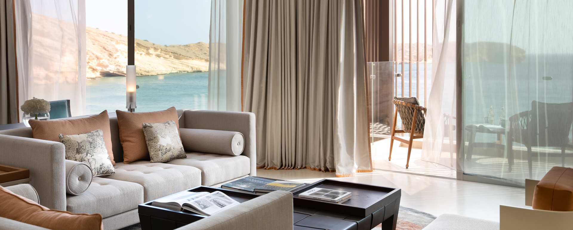  Junior One Bedroom Suite   - Living Room 