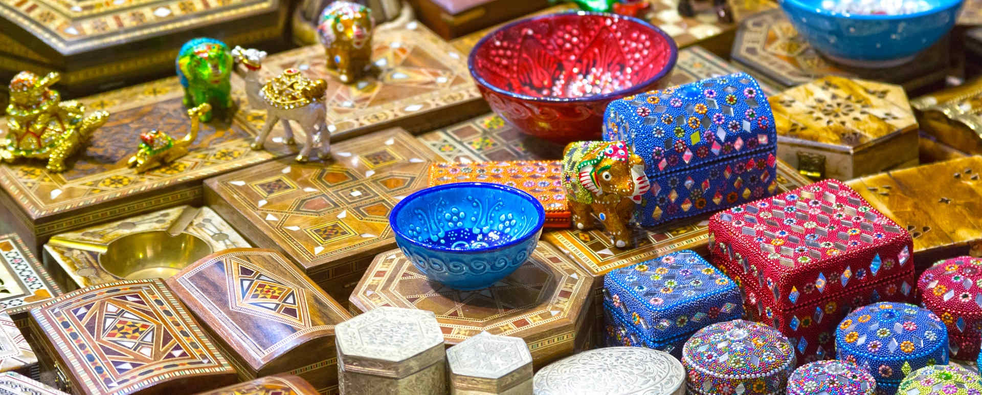Trinkets at the Souk - A Honeymoon to Oman and the Maldives