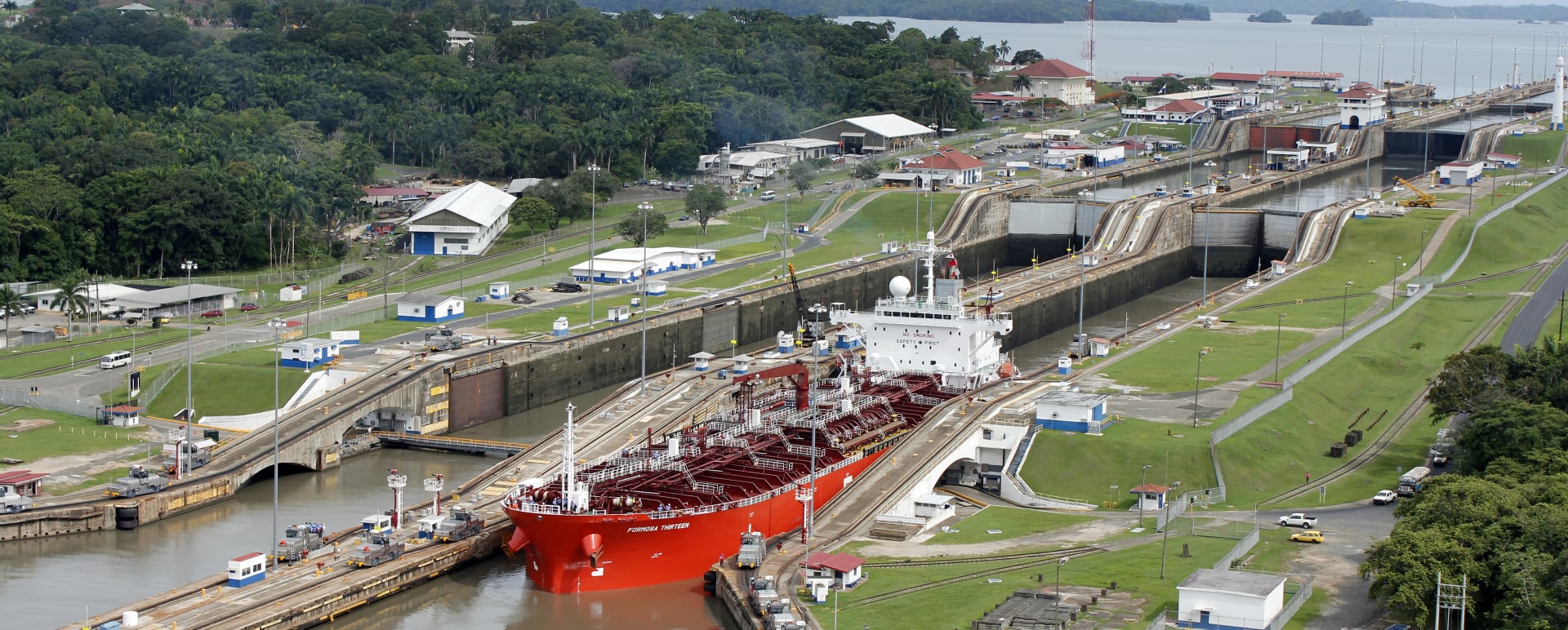 Private behind the scenes Panama Canal Miraflores Visitor Centre Casco Antiguo Tour