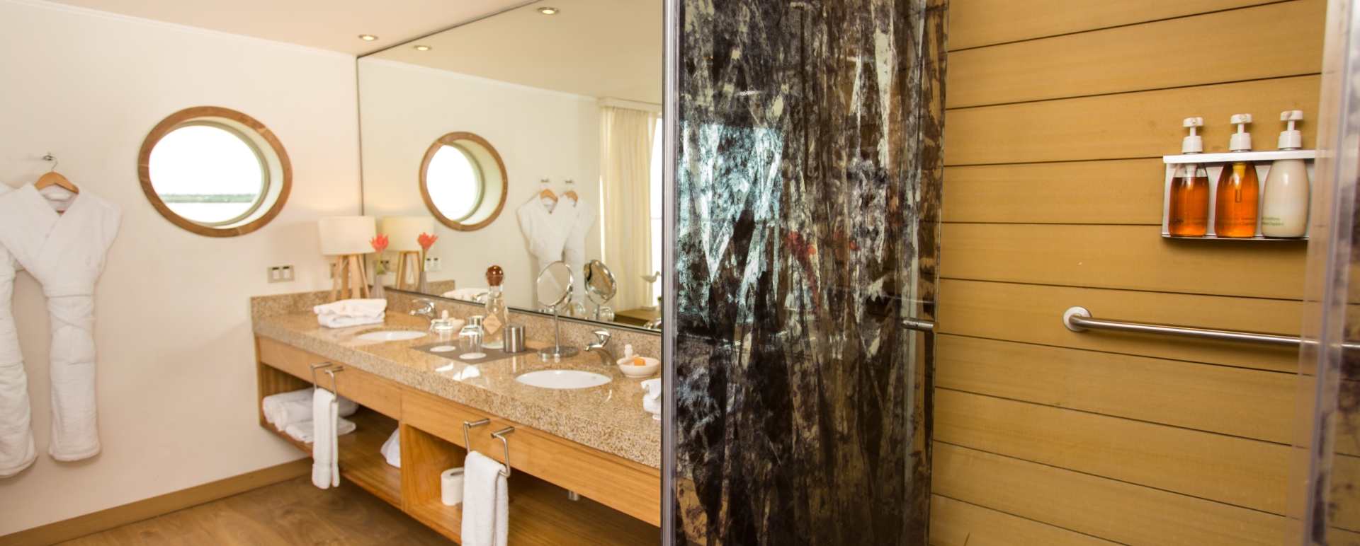 Bathroom - Delfin III