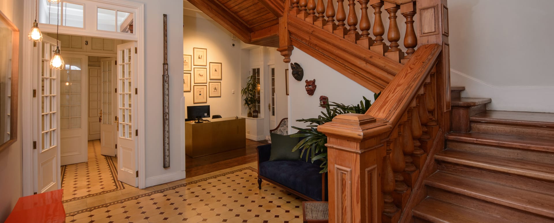 entrance stairs 