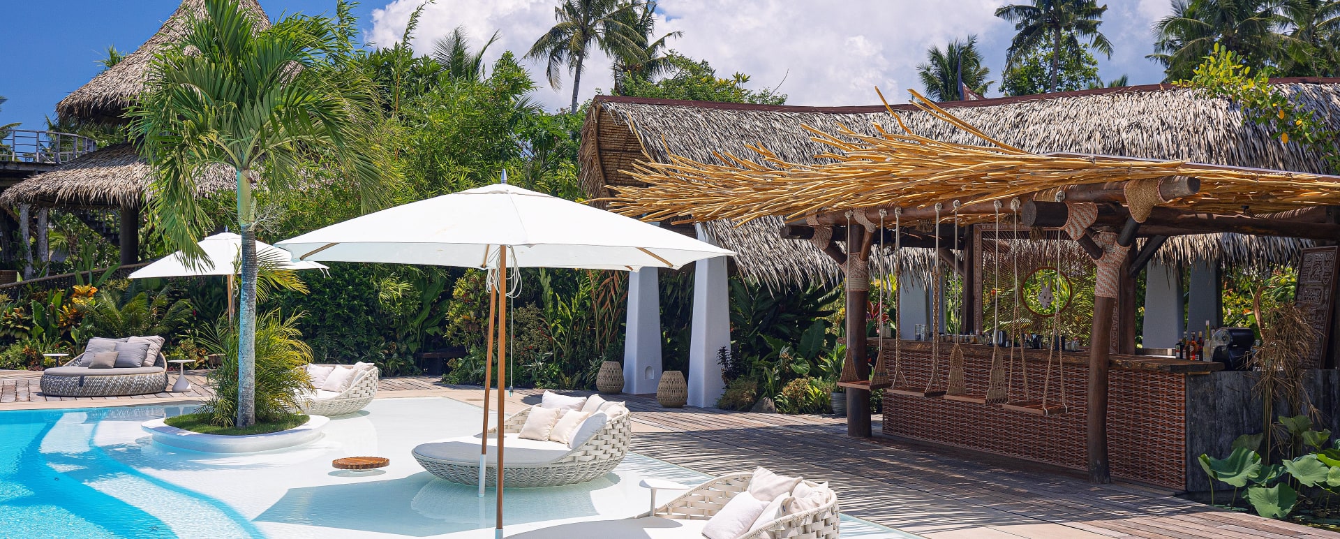 Hideaway Pool Bar 