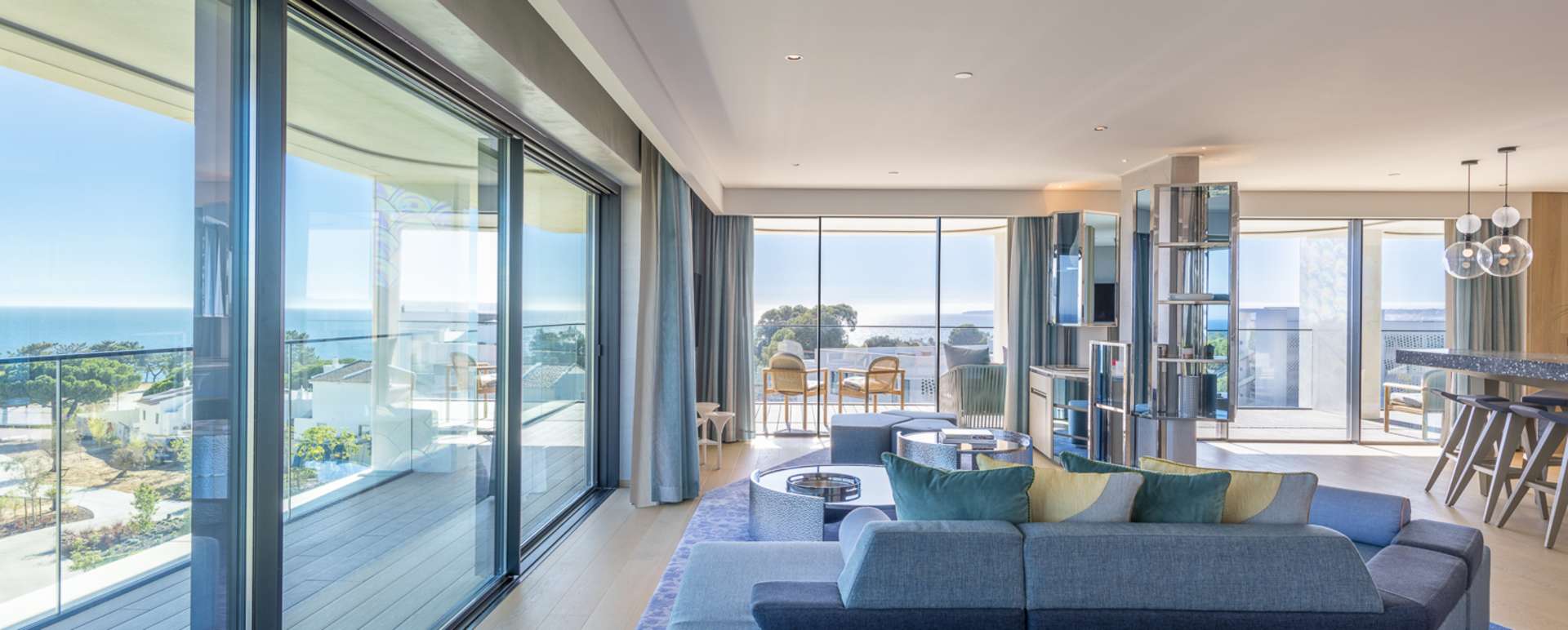 E WOW Penthouse 