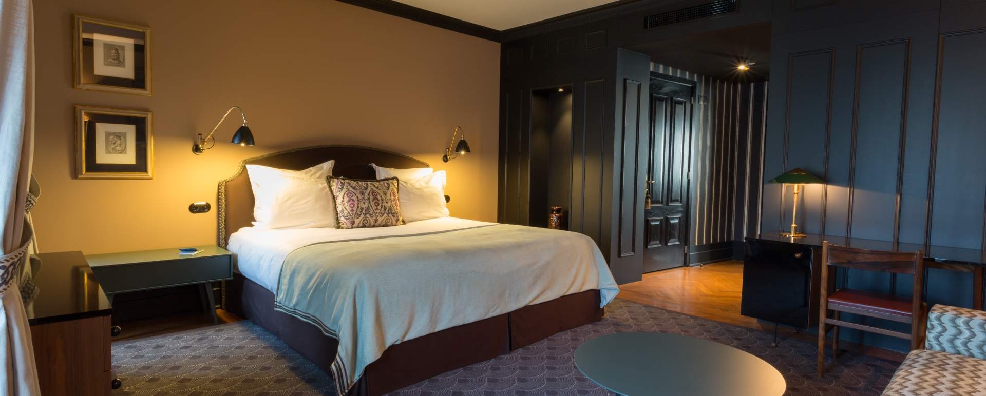 Guest room