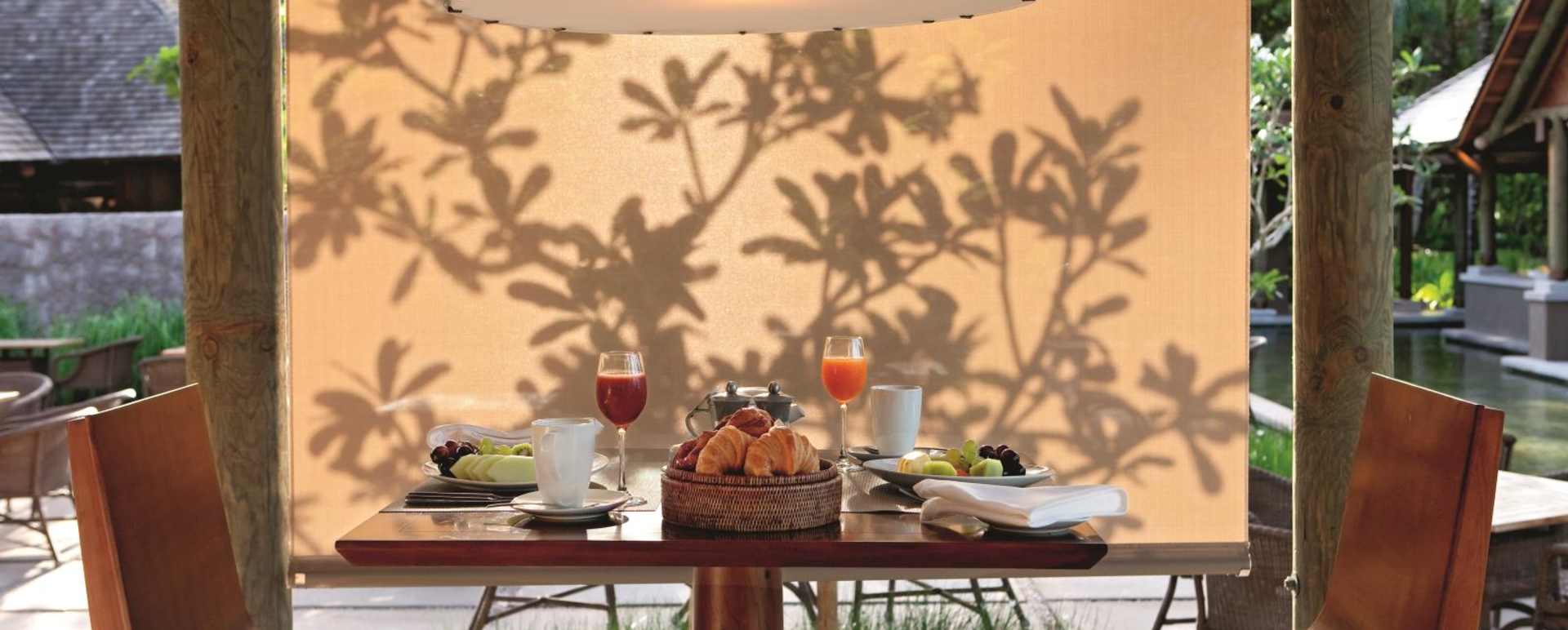 Breakfast Dining - Constance Ephelia Resort