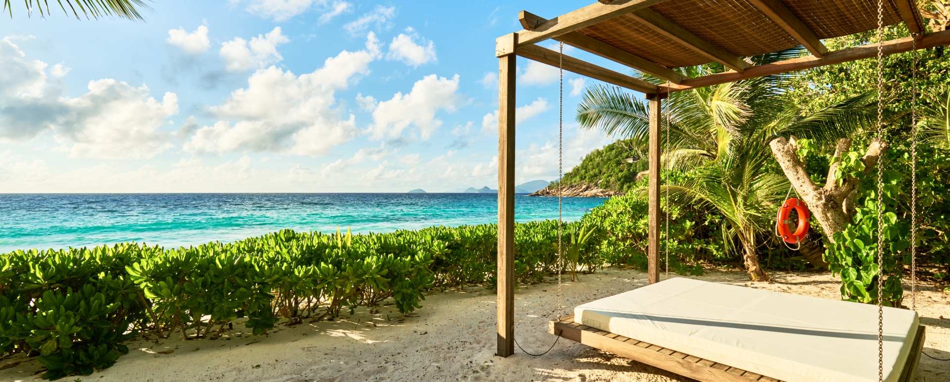Day bed - Four Seasons Resort Seychelles