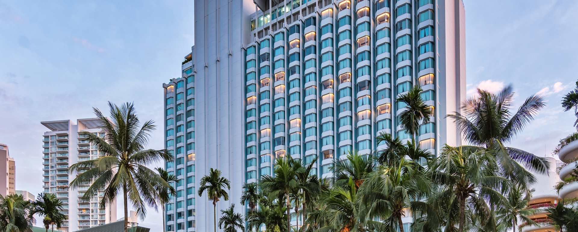 Facade - Shangri-La Singapore 