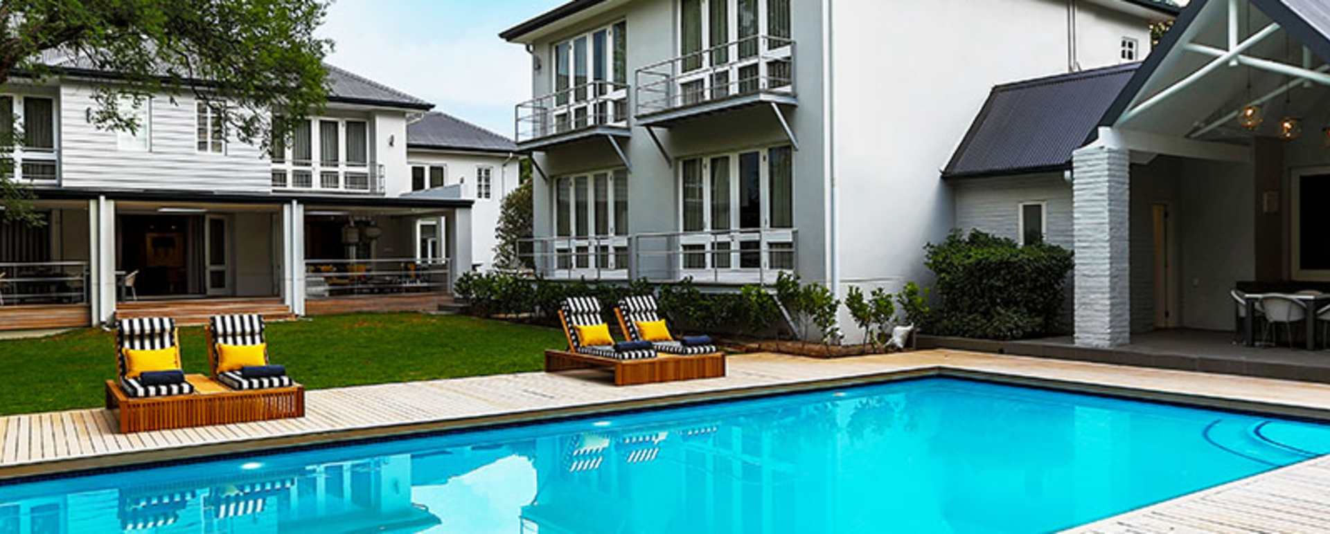 Villa Pool Area - AtholPlace Hotel & Villa