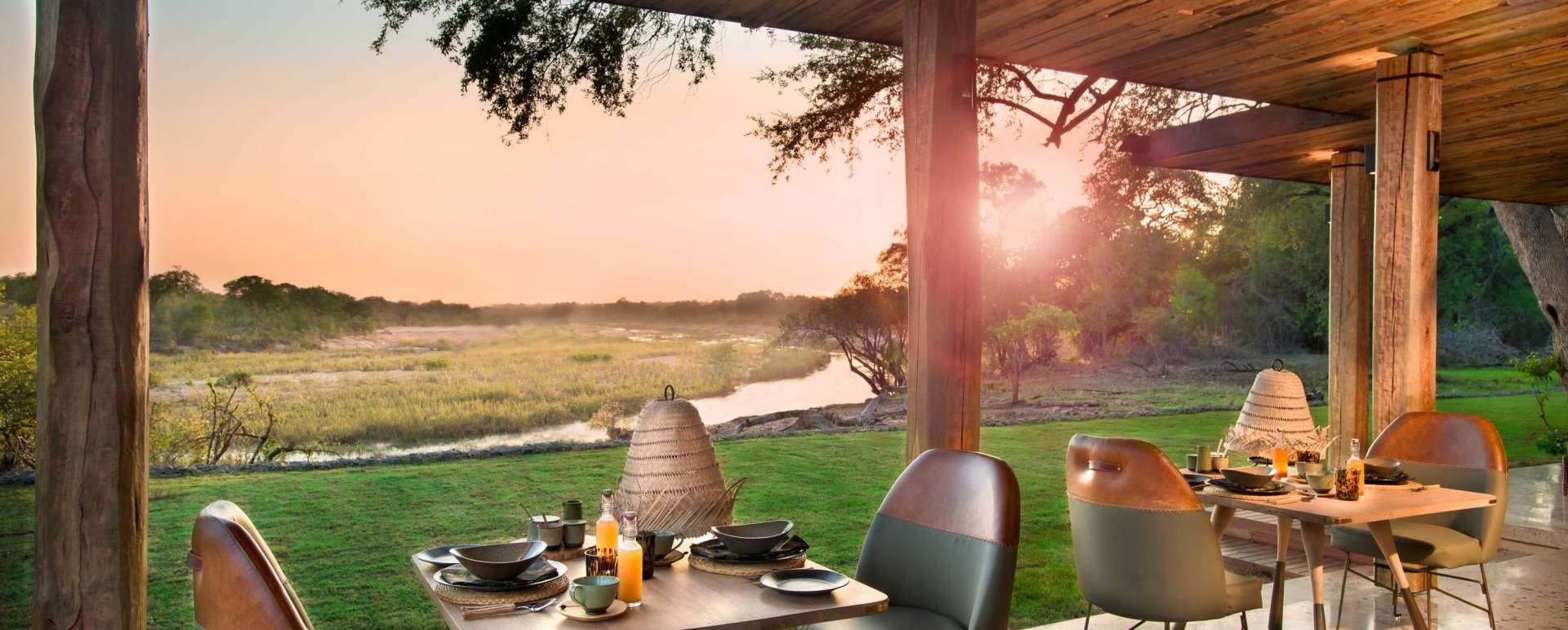 Dining terrace 