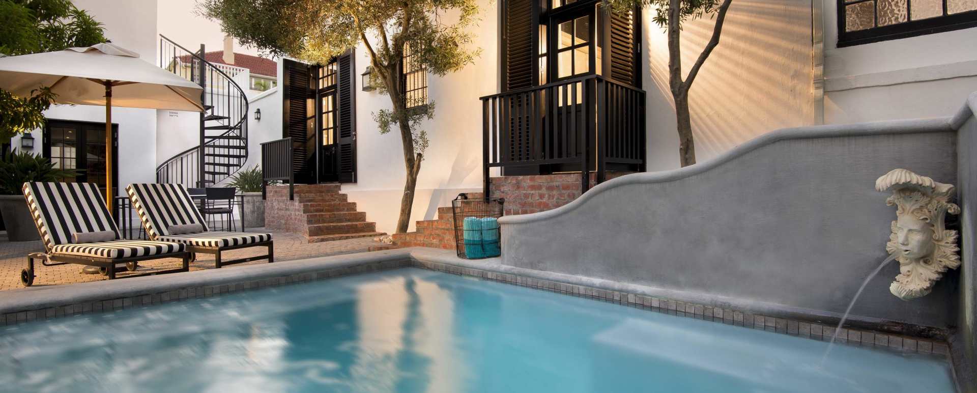 Guest pool area 