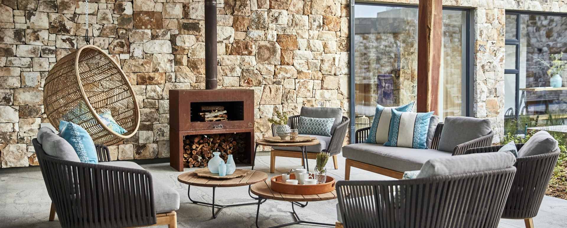 Courtyard seating 