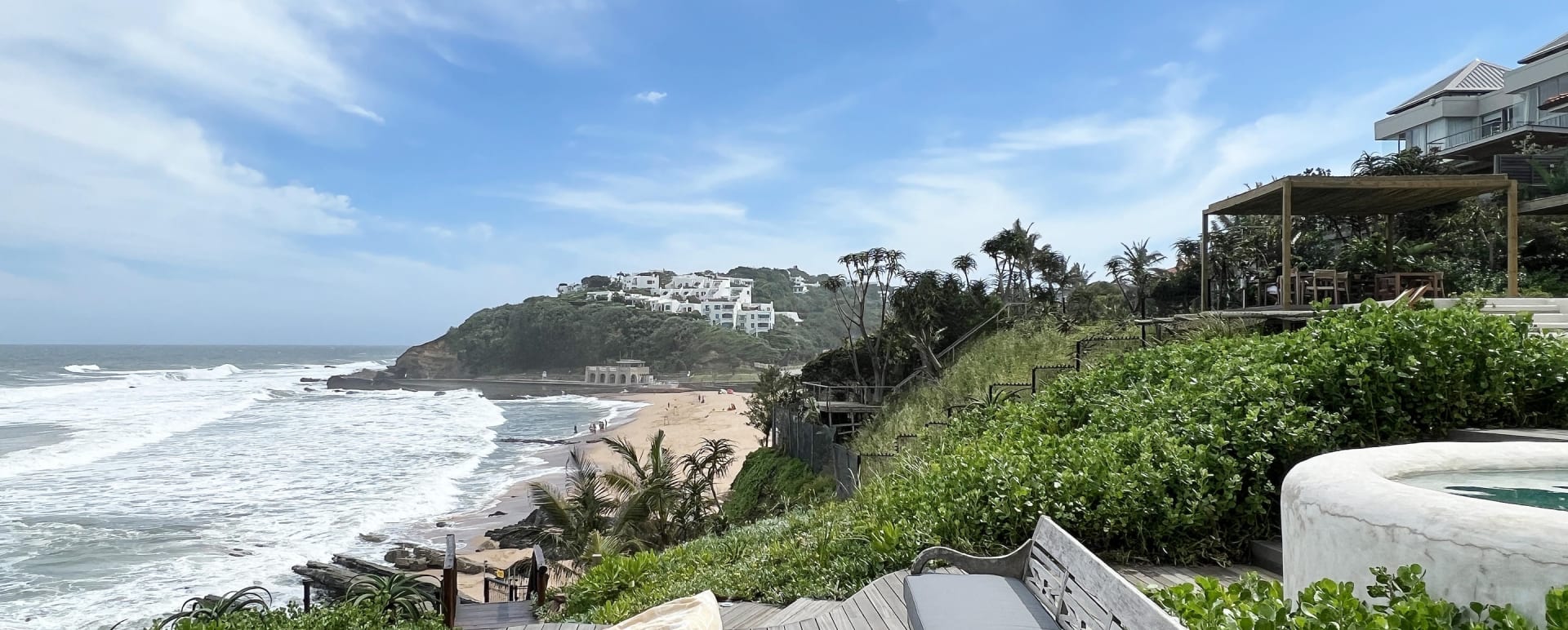 Direct access to beach 