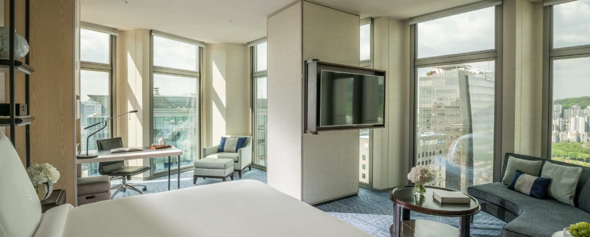Corner Premier Room  