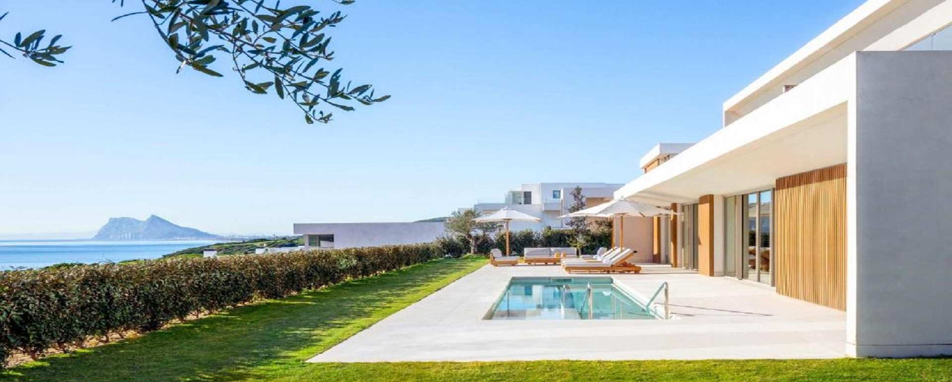 villa pool 