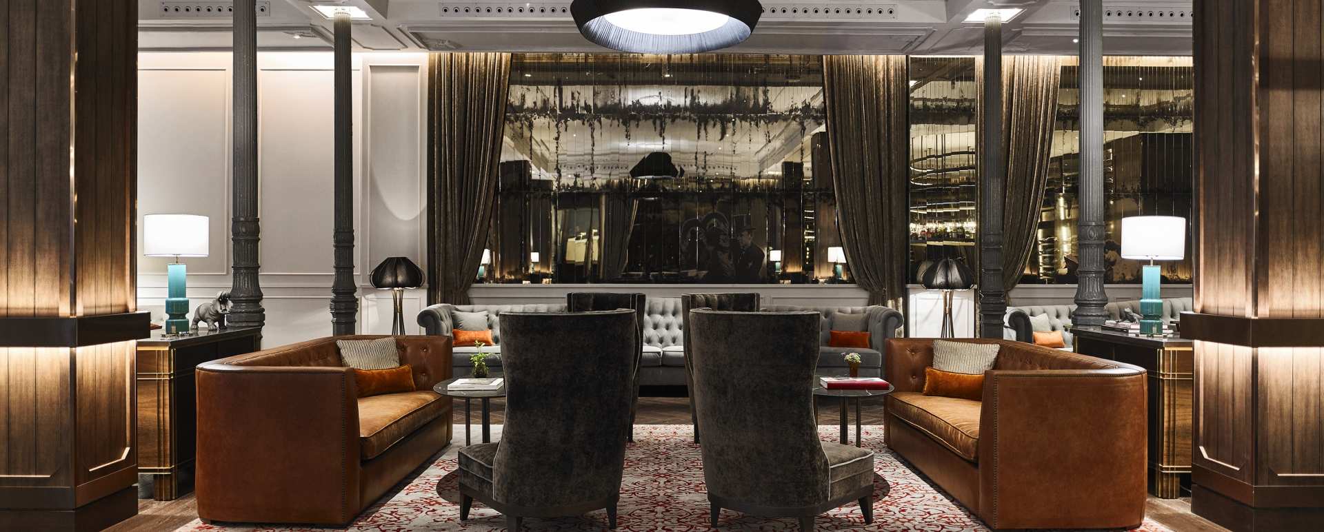 Lobby lounge