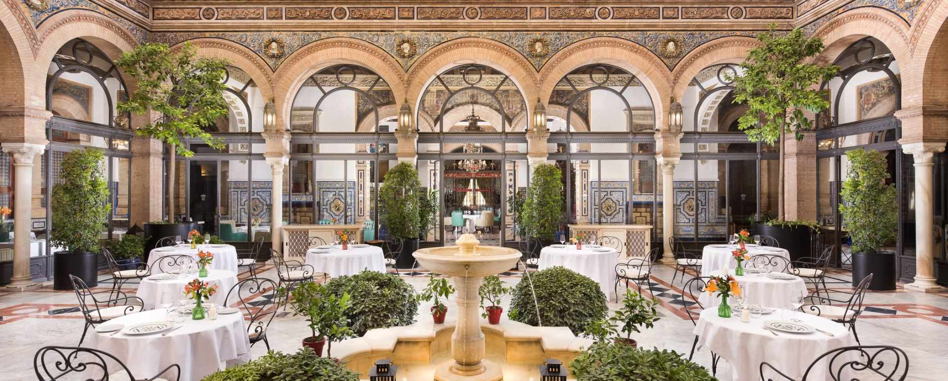 San Fernando Patio - Hotel Alfonso XIII