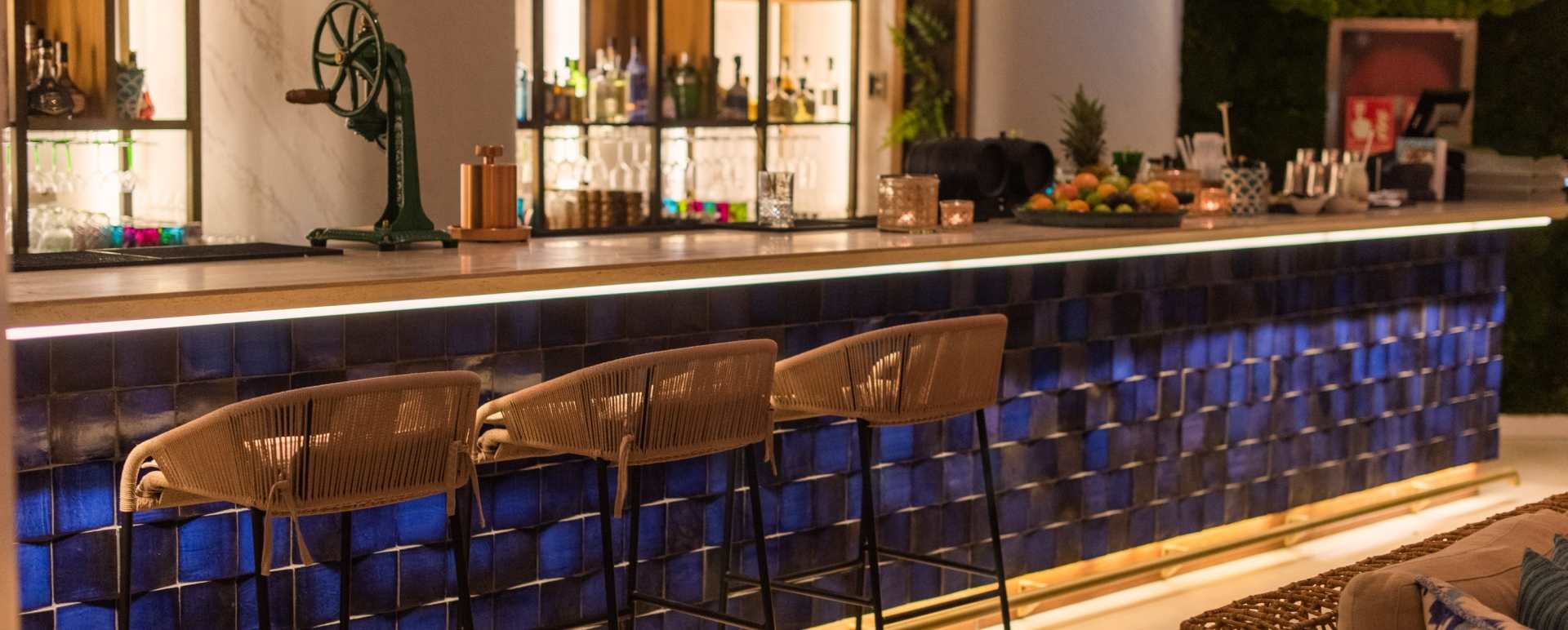 Lounge Bar  