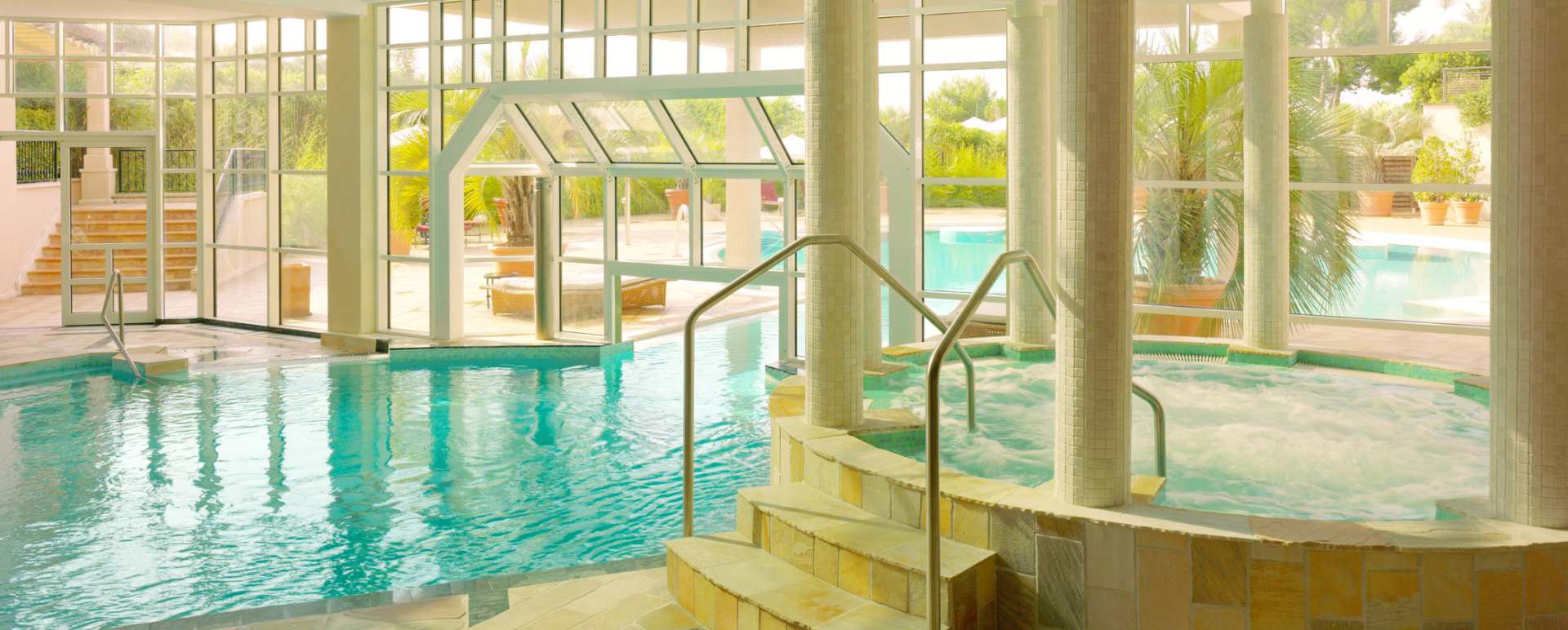 Heated indoor and outdoor Spa pool   