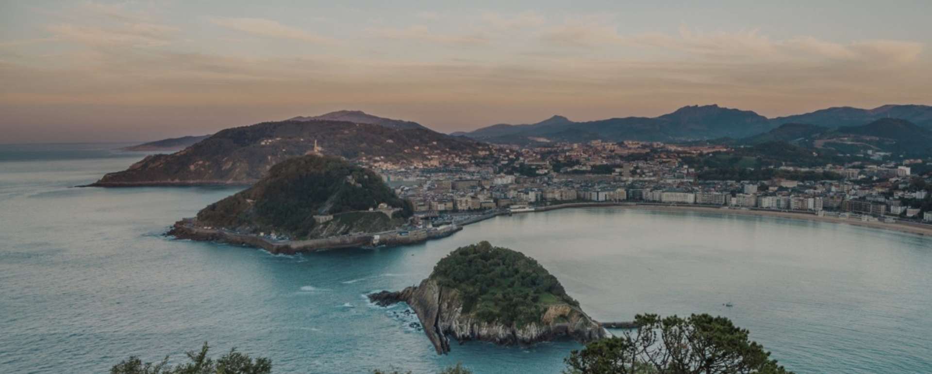 Sailing during sunset in San Sebastian