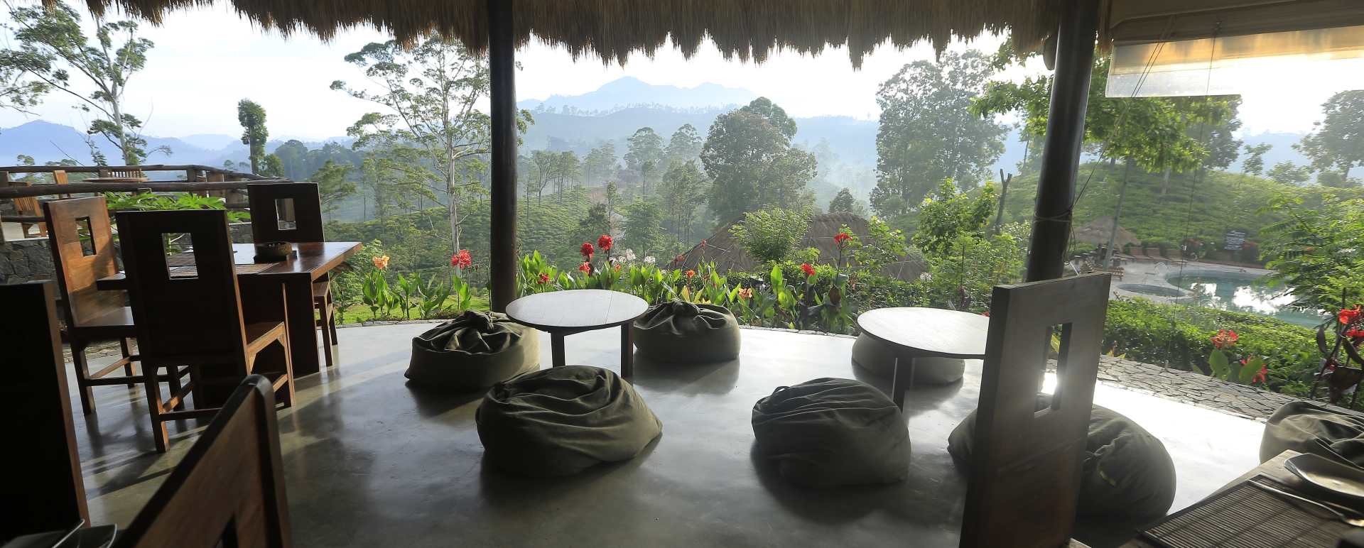 Lounge Area - 98 Acres