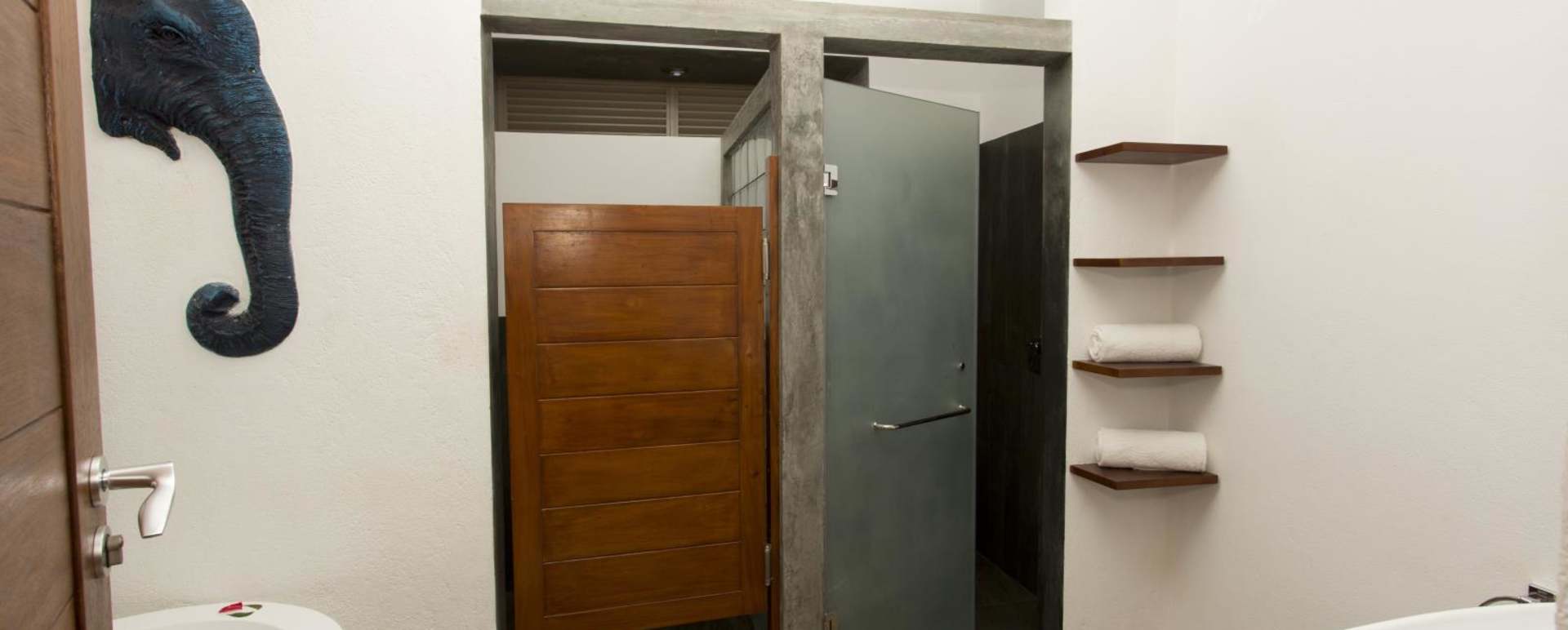 Deluxe Bathroom - Aliya Resort & Spa