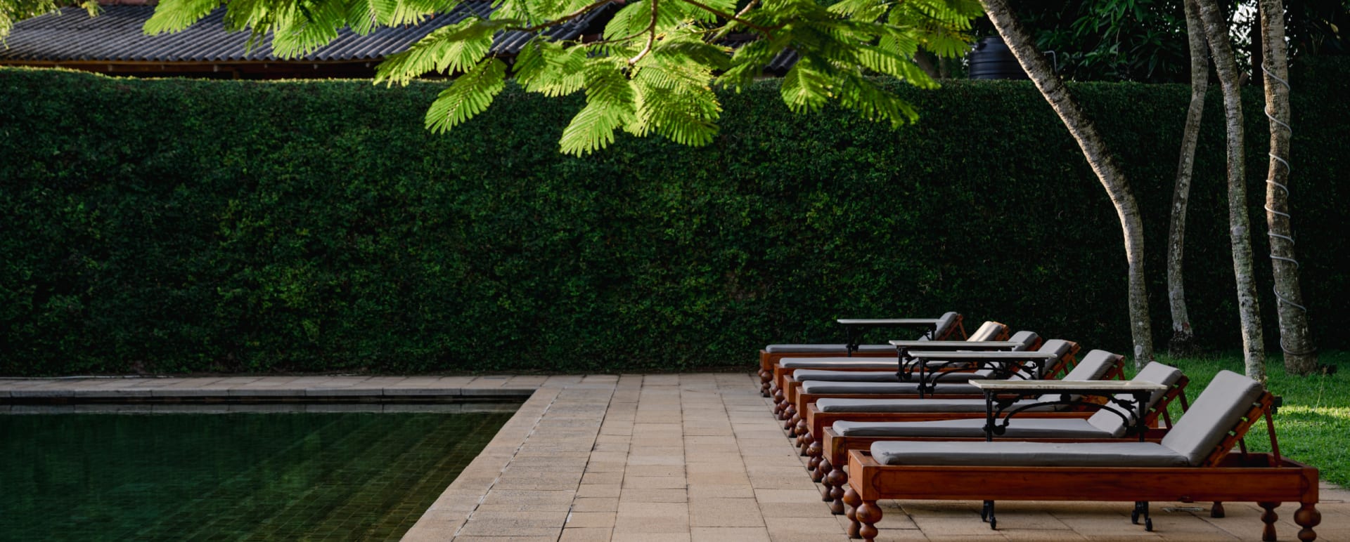 Pool beds 