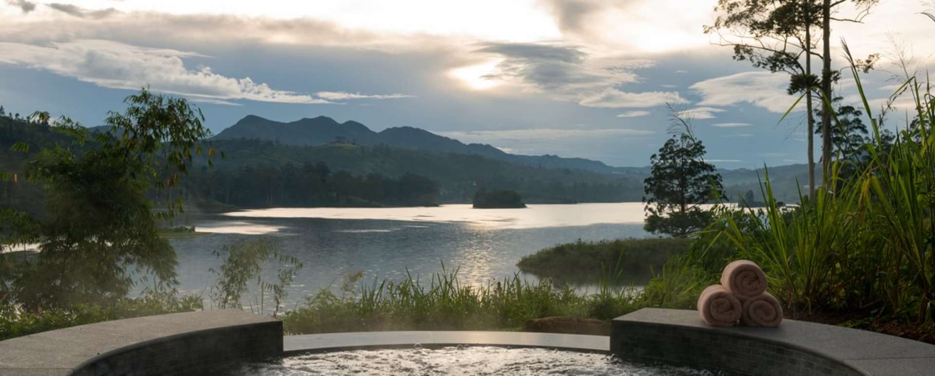 Hot Tub Views - Ceylon Tea Trails  